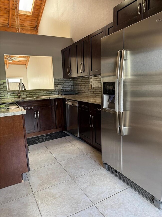 Building Photo - 2312 SW 81st Ave
