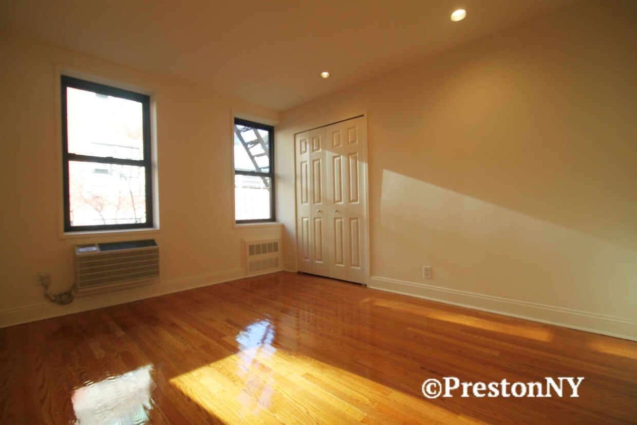 Primary Photo - 328-330 E 91st St