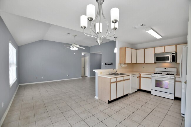 Foto del edificio - 18234 Drum Heller Ln