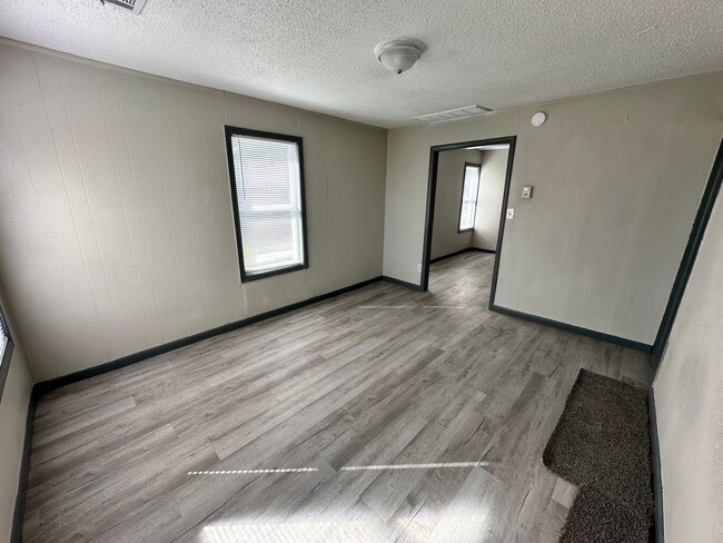 Photo - 2 Bed 1 Bath Moore House