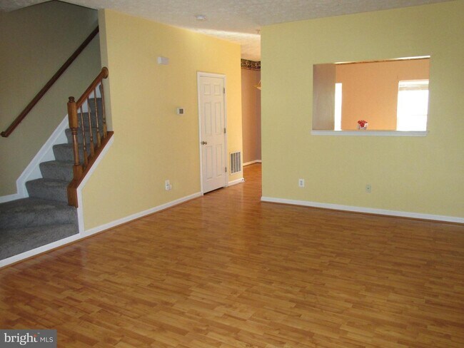 Building Photo - 19 Oaksylvan Way
