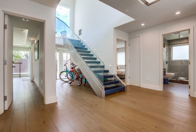 Building Photo - Luxury Furnished Home La Jolla with Ocean Views