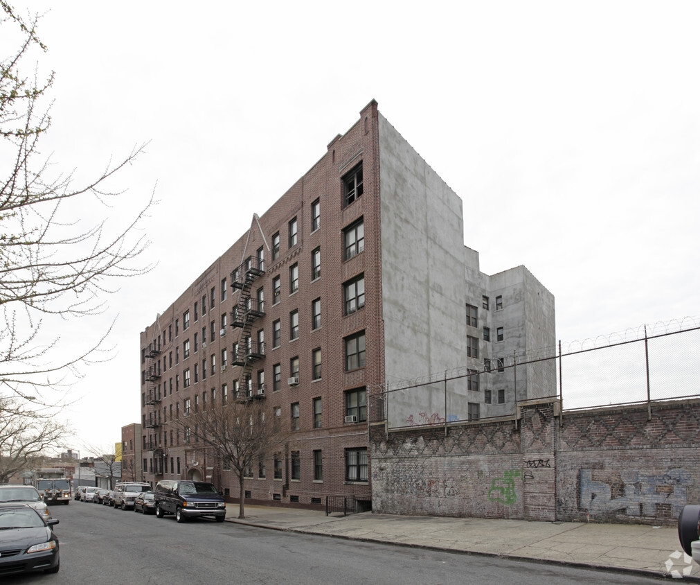 Primary Photo - 1920 Union St