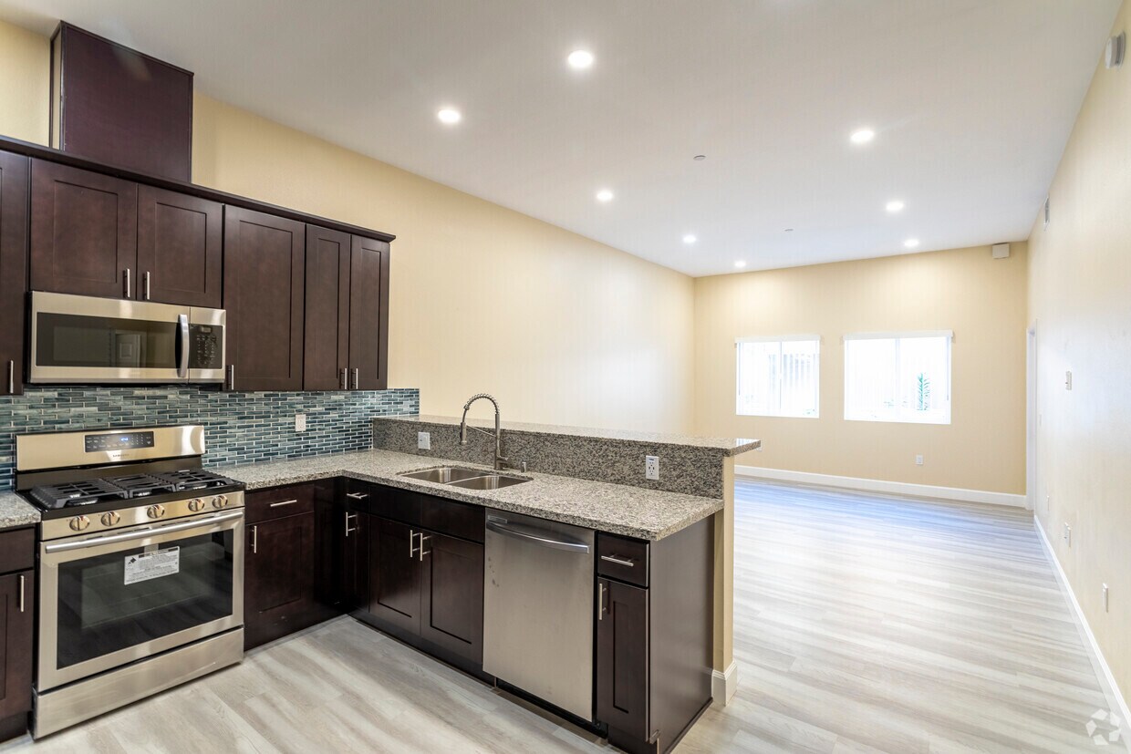 Pacific Heights Apartments San Diego, CA