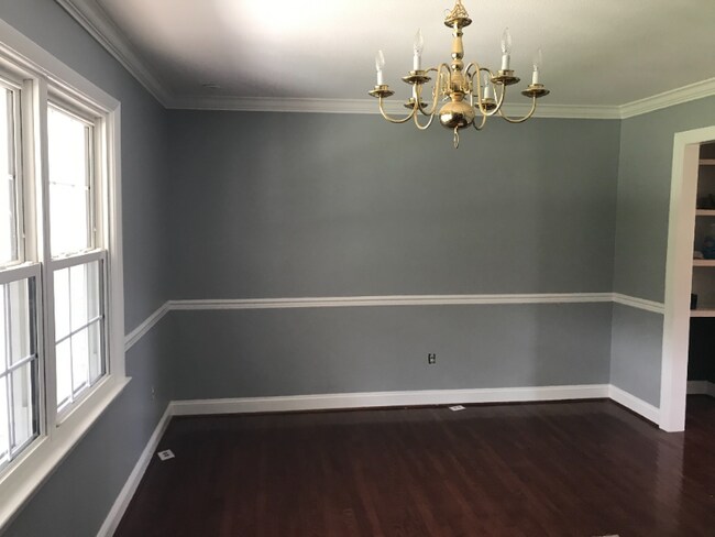Building Photo - 245 Aqua Dr