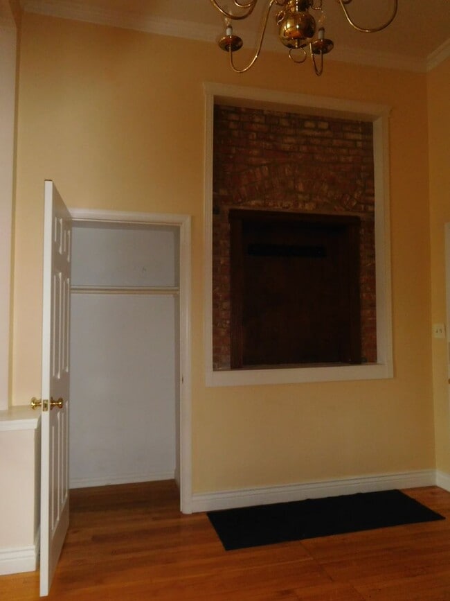 Building Photo - 217 W North St