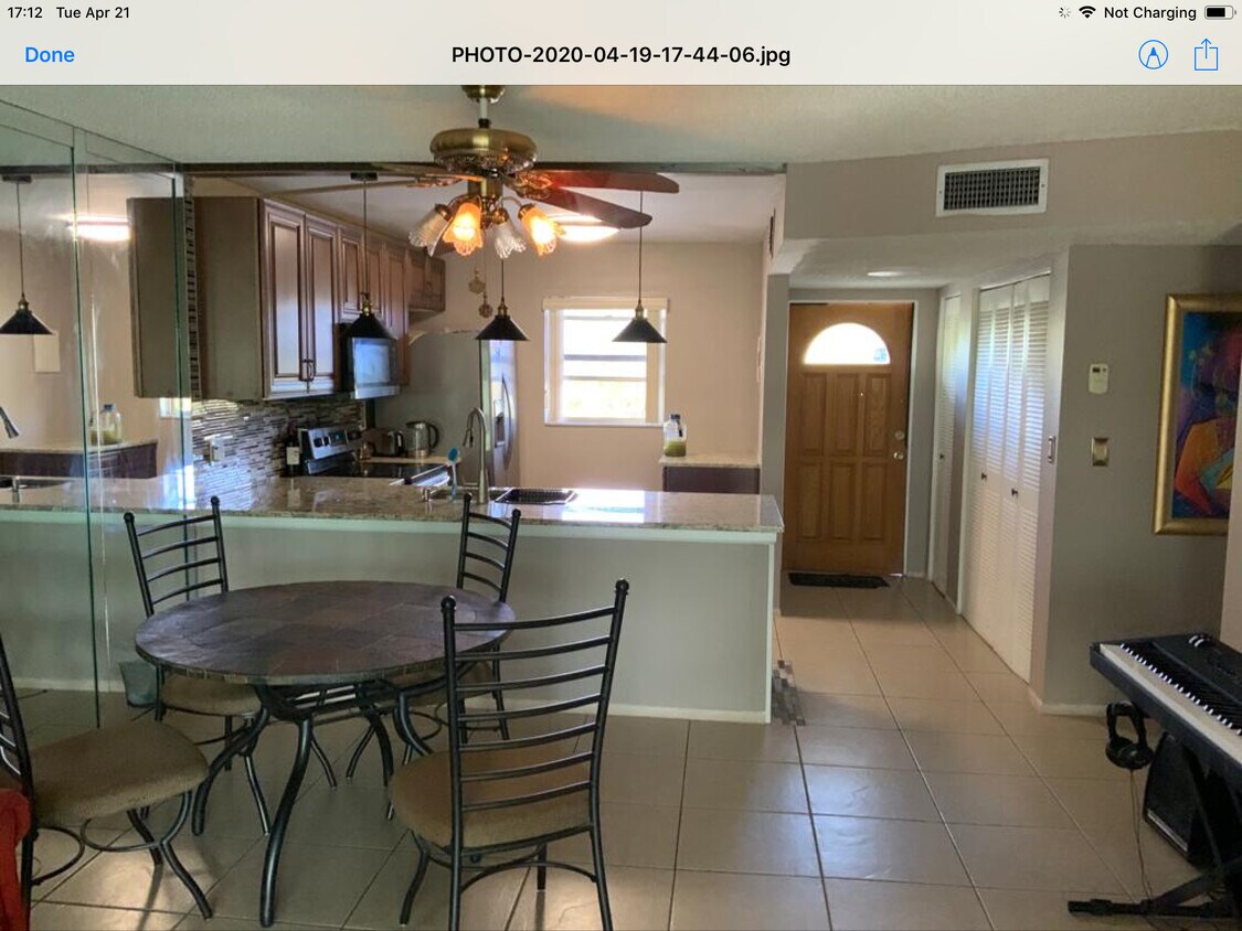 Foto principal - 8351 Sands Point Blvd