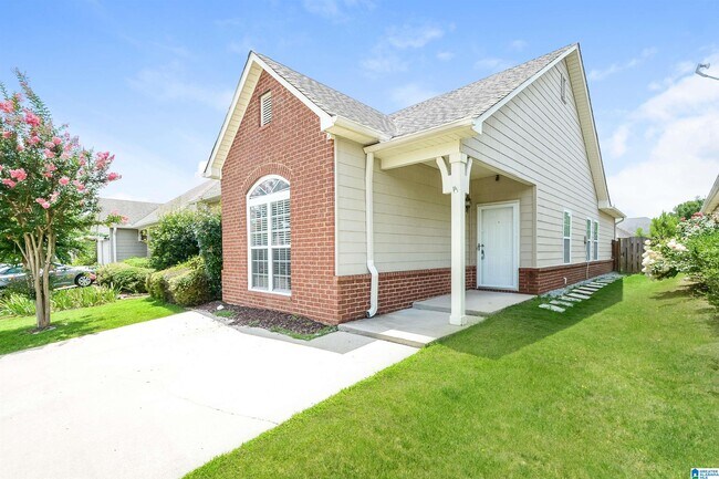 Foto del edificio - 1068 Fairbank Ln