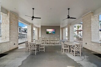 Building Photo - 3301 Gulf Fwy