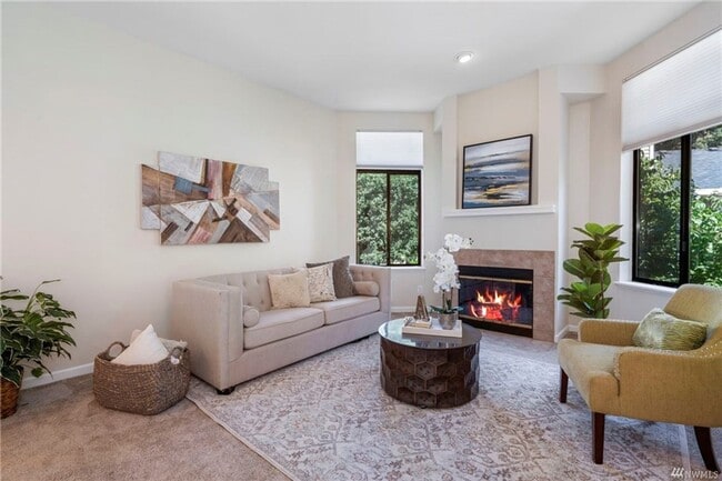 Building Photo - Charming 2 Bed 2 Bath Condo in Sought After Redmond