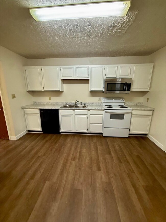 Building Photo - 3717 Trent Cir