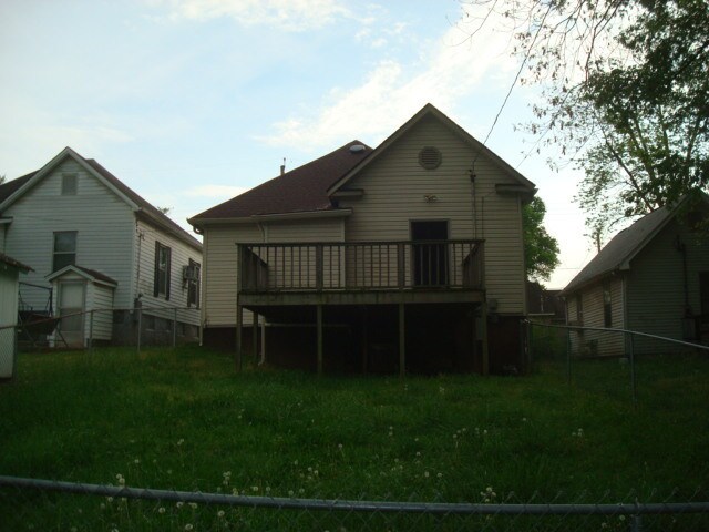 Building Photo - 1200 Mercer St / 3BR 1BA Close to Downtown...