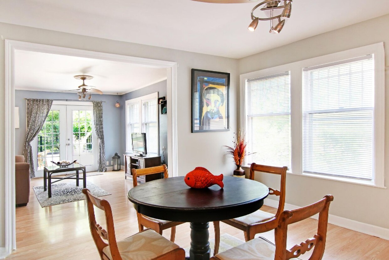 Foto principal - 723 S Westnedge Ave