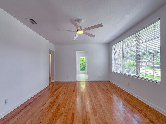 Foto del edificio - 654 Miccosukee Rd