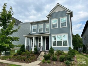 Building Photo - 15531 Laverack Ln