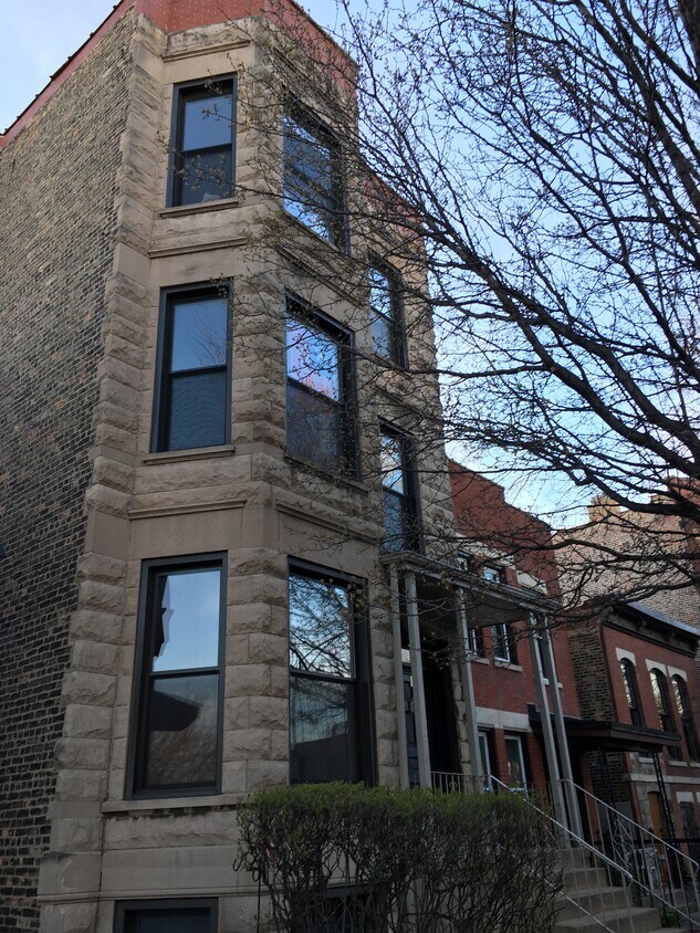 building - 1038 S Oakley Blvd