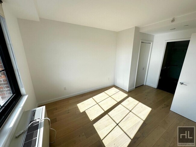 Foto del edificio - NORTHERN BOULEVARD