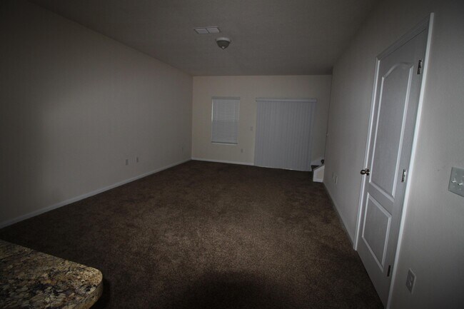 Building Photo - 8071 Echo Springs Rd