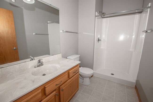 Interior Photo - Granite Shores