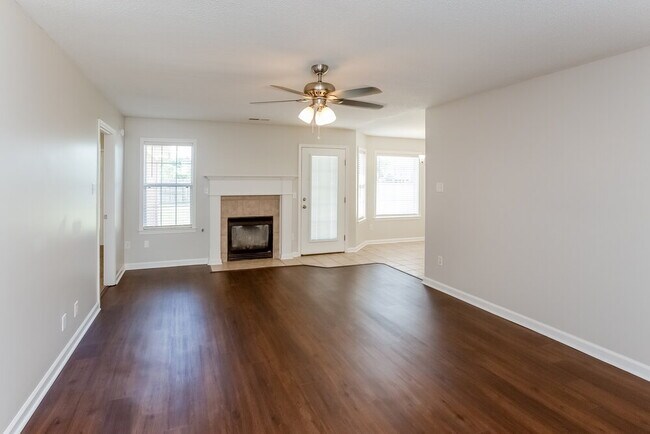 Building Photo - 1110 Greenwich Dr