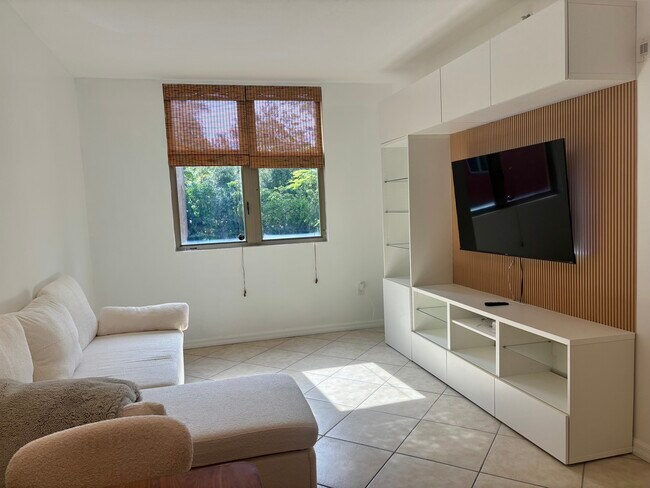 Foto del edificio - 2630 SW 28th St