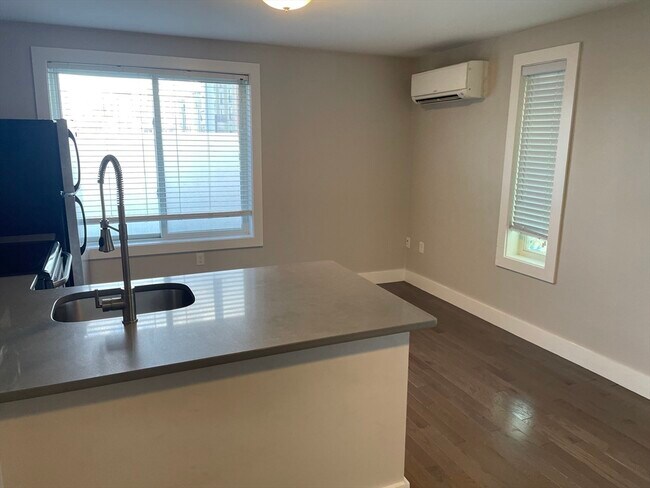 Foto del edificio - 543 Dorchester Ave