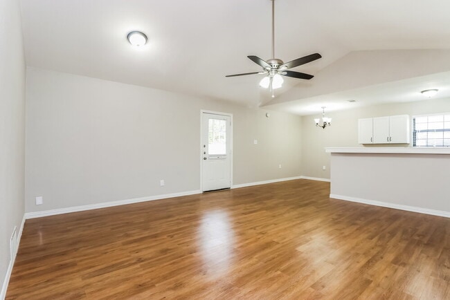 Foto del edificio - 1108 N Knowles Dr