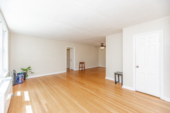 Foto del edificio - 1143 E 50th St