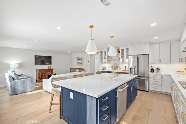 Building Photo - 2346 Via Mariposa E