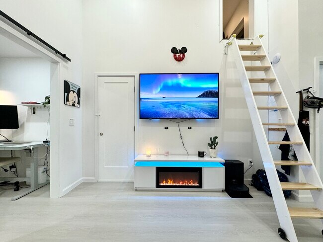 Foto del edificio - 4833 Kingridge Dr