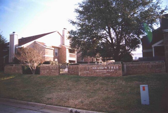 Foto del edificio - 2227 Madison Dr