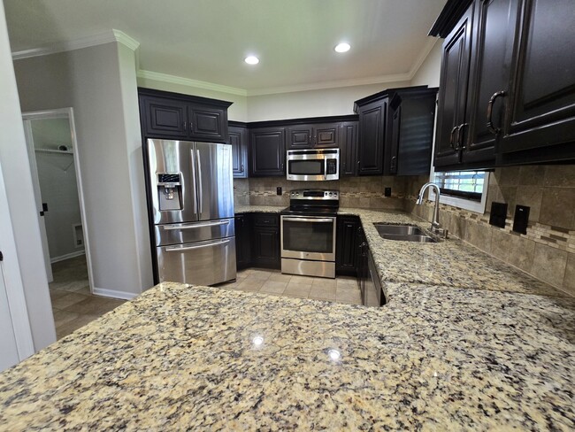 Building Photo - 3377 WISER DR