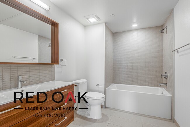 Foto del edificio - ~6 Weeks FREE~ Impressive Three Bedroom Pe...