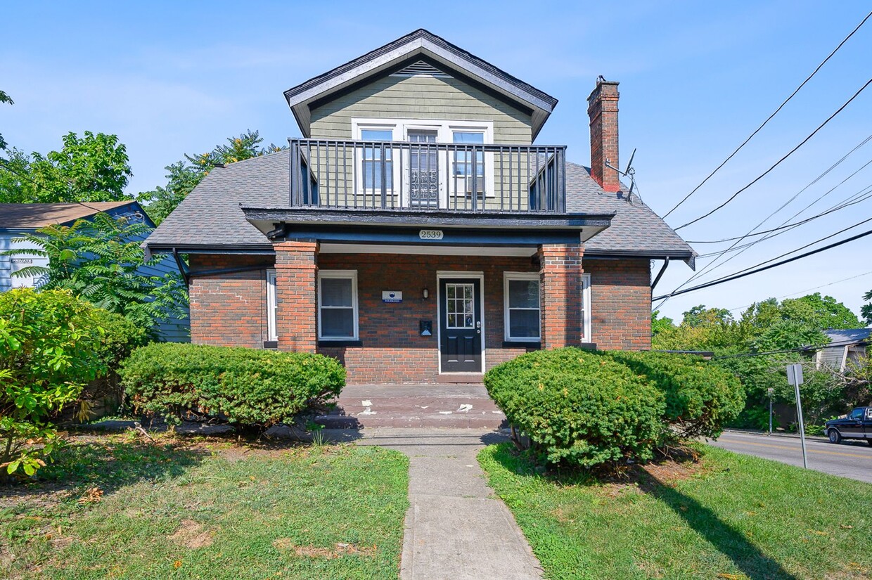 Foto principal - 2539 Ravine St