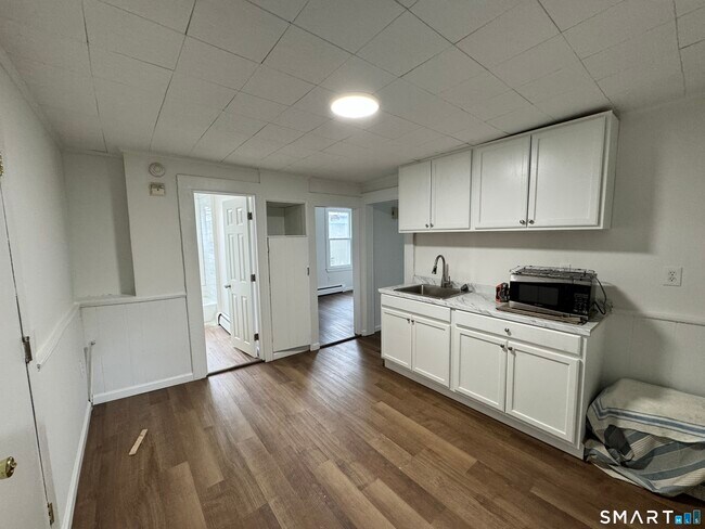 Foto del edificio - 81 Springdale Ave