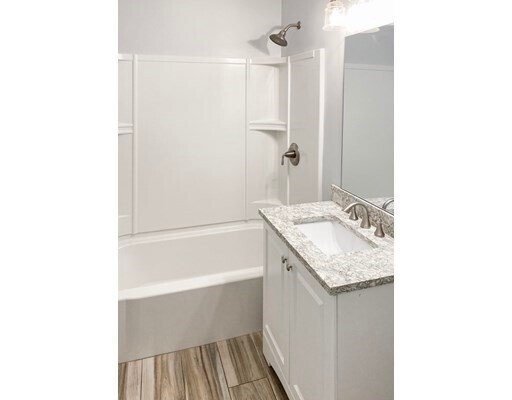 Foto del edificio - 18 Dowse St