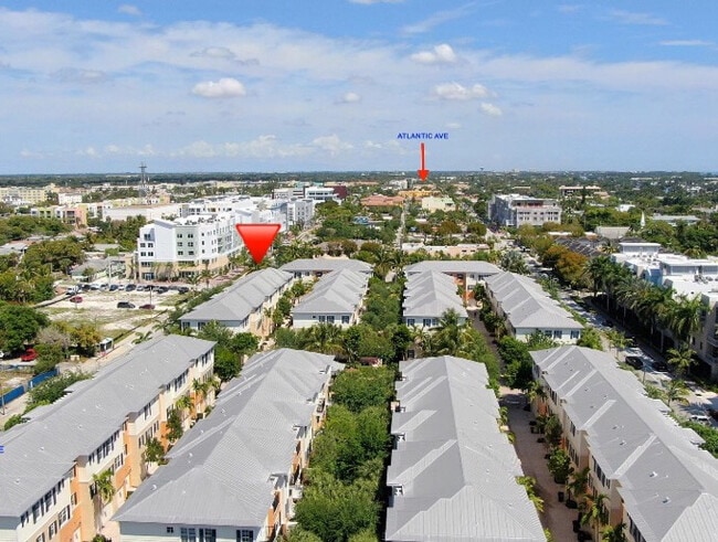 Building Photo - 308 W Mallory Cir