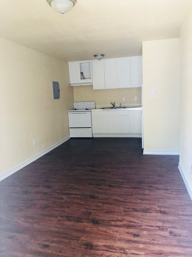 Foto del edificio - 3029 Lackland Rd