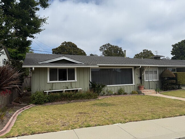 Foto del edificio - 1950's Ranch Style Home Above Ventura College