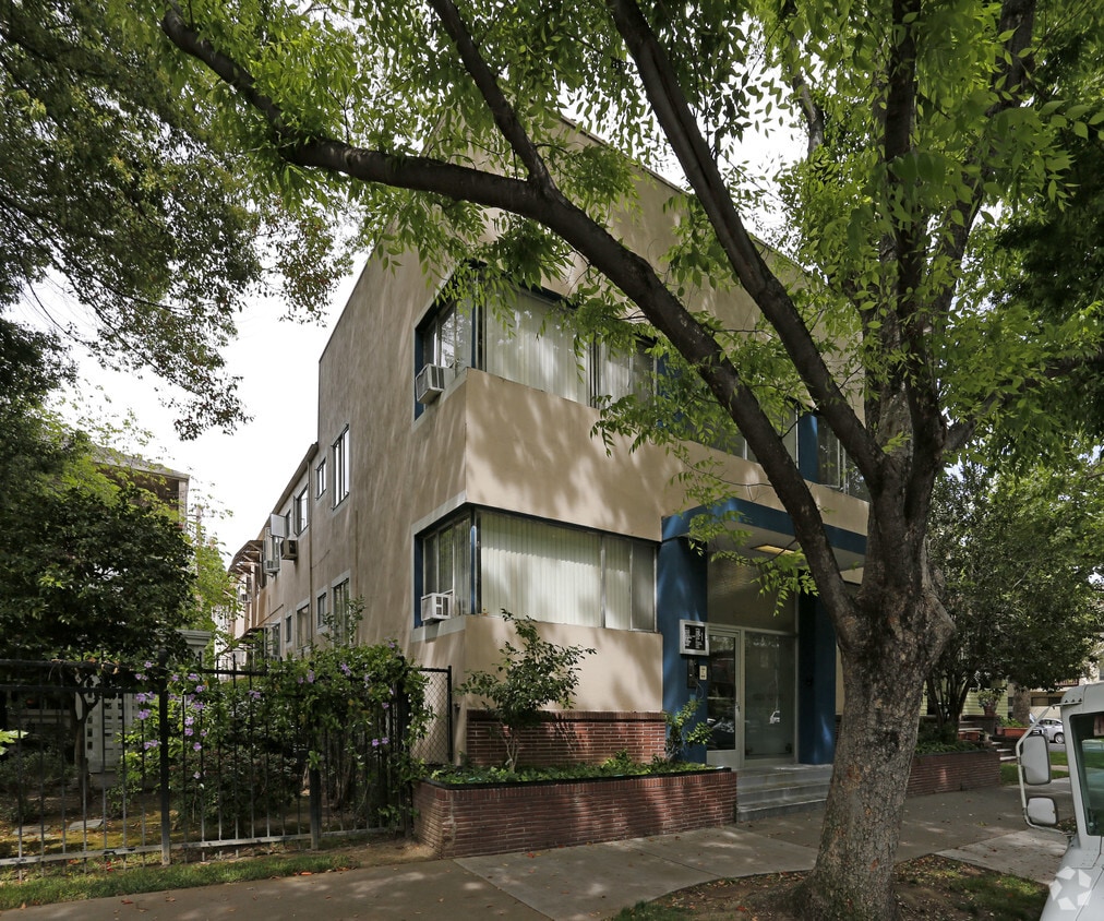 Primary Photo - 1625 O St