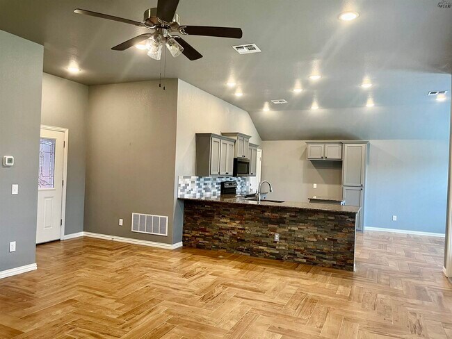 Foto del edificio - 5021 Olivia Ln