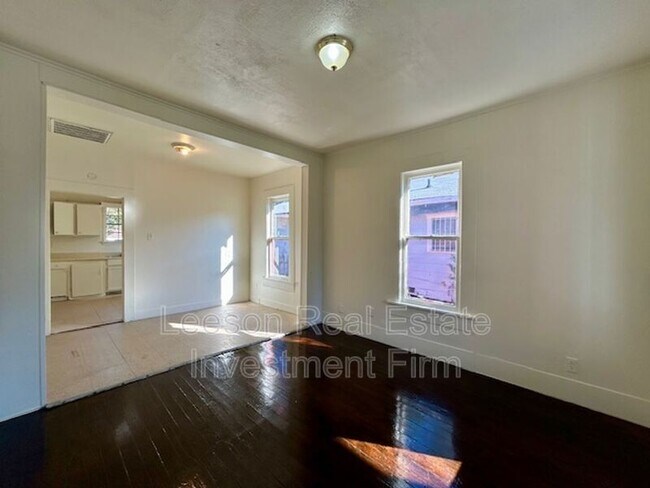 Foto del edificio - 2924 Dupont St