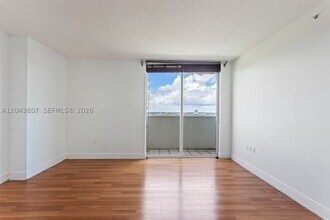 Building Photo - 3000 Coral Wy