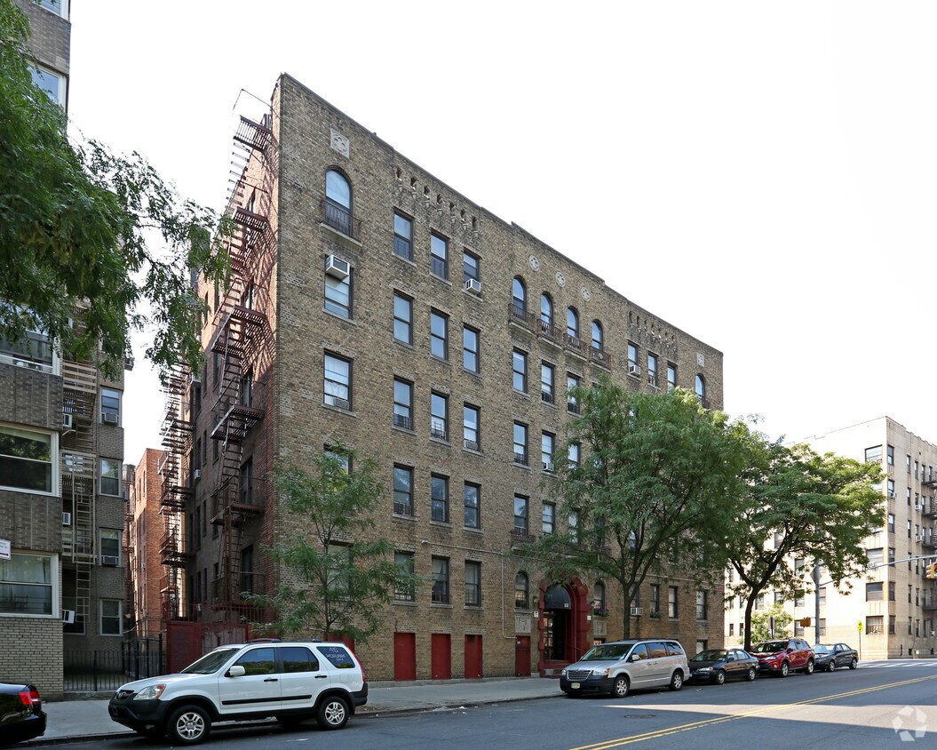 Foto del edificio - 153-159 Seaman Ave