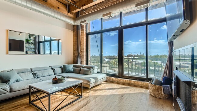 Building Photo - 1250 W Van Buren St