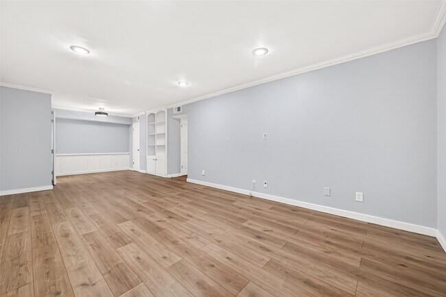 Foto del edificio - 359 N Post Oak Ln