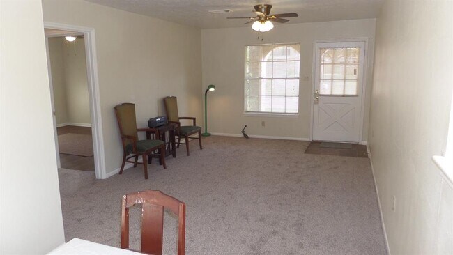 Building Photo - 3424 Lantern Ln