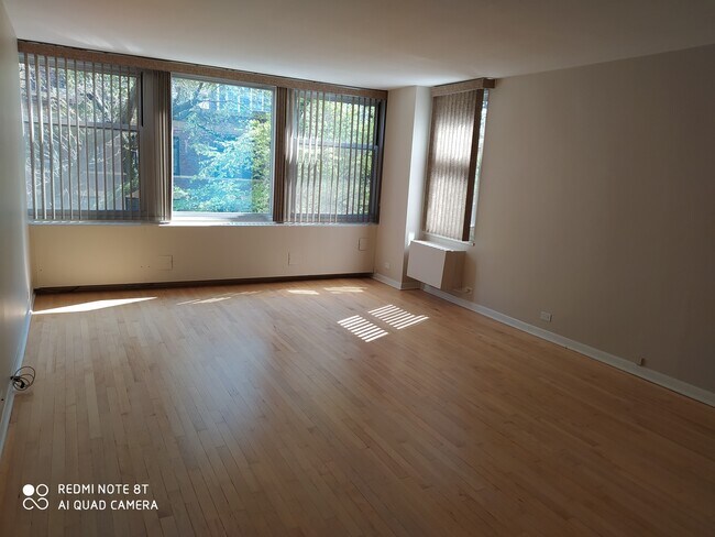 Building Photo - 30 E Elm St