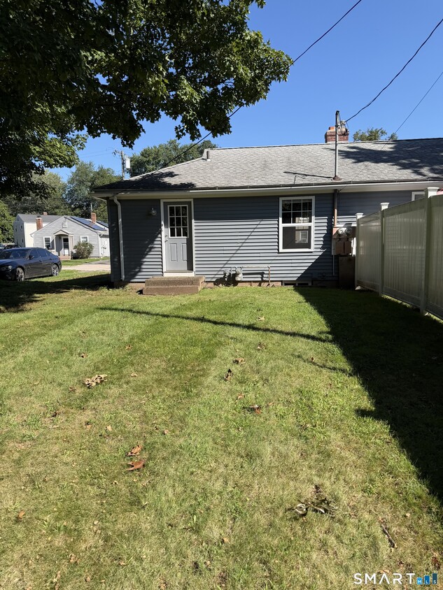 Building Photo - 32 Bunce Dr