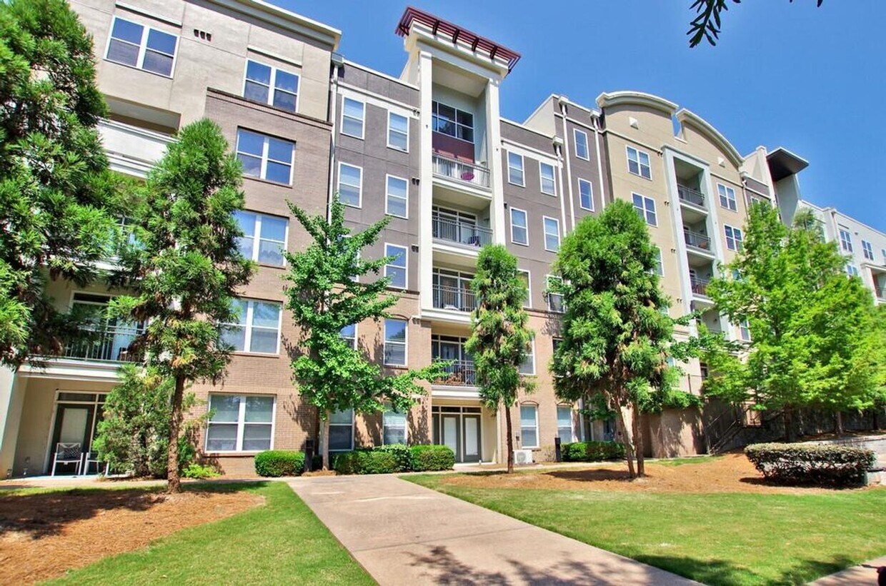 Foto principal - 390 17th St NW